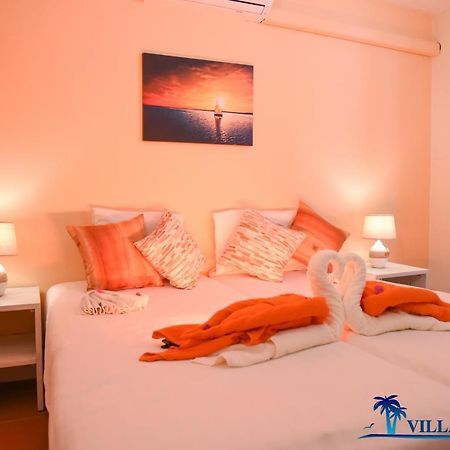 Villa Passaat Spectacular Spanish Water View Вилемстад Екстериор снимка